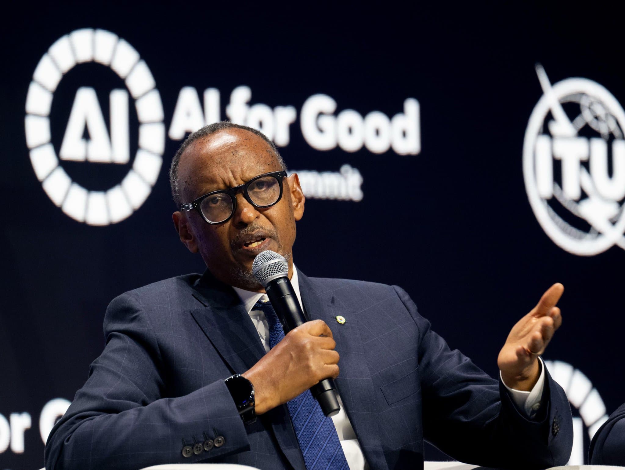 Perezida Kagame yashimye imikorere y’Ikigo gikusanya amakuru y’ubuzima