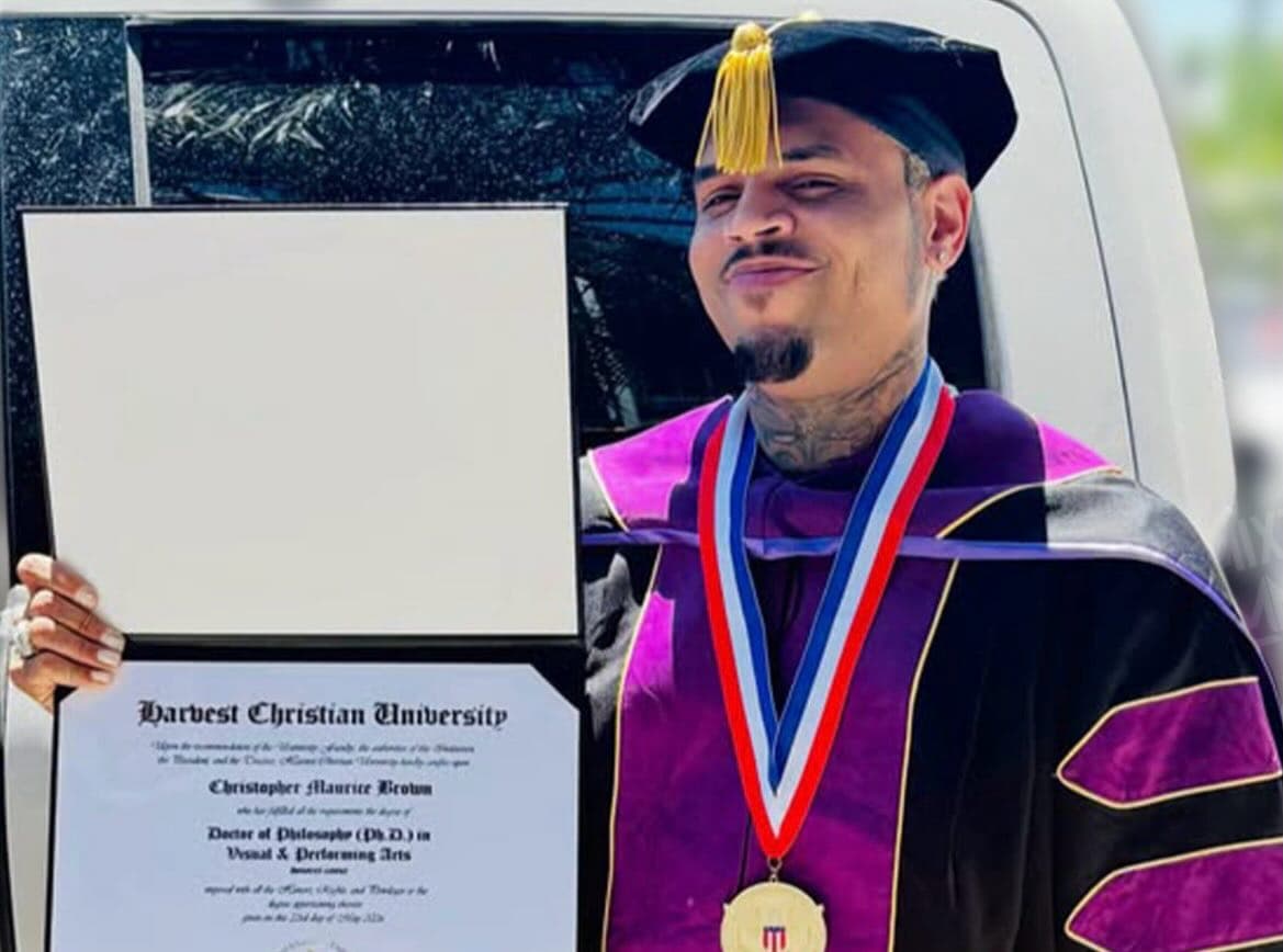 Umuhanzi Chris Brown yahawe Impamyabumenyi y’Ikirenga y’Icyubahiro